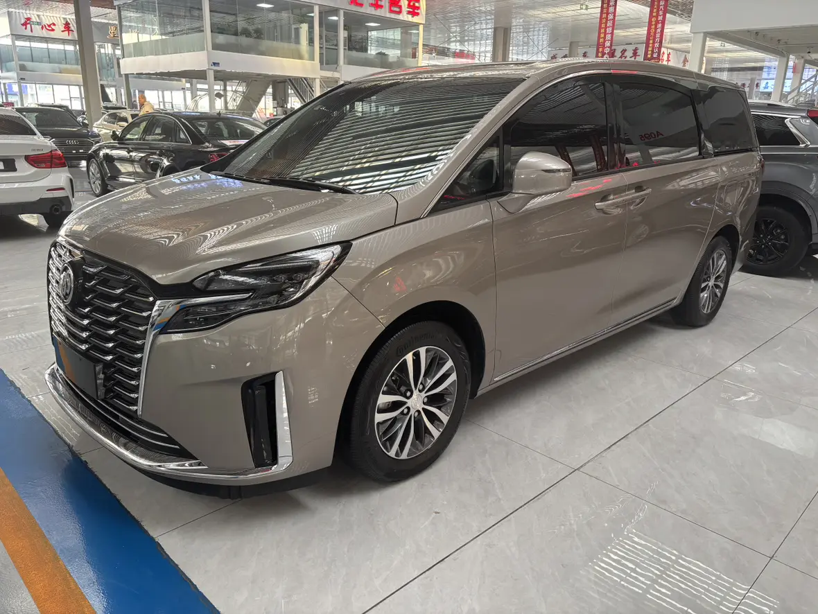 Buick GL8  из Китая