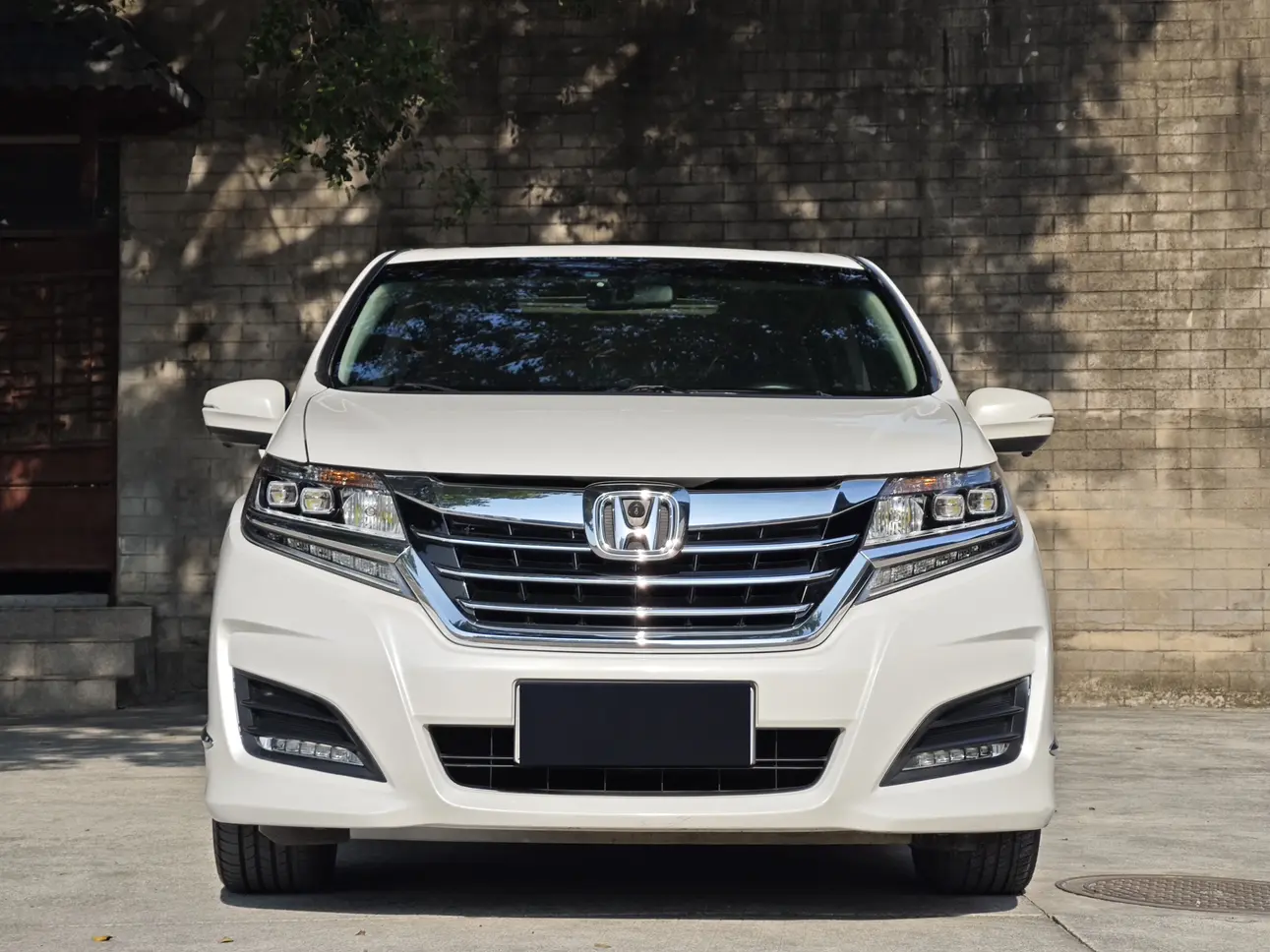 Honda Elysion (Alison)  из Китая