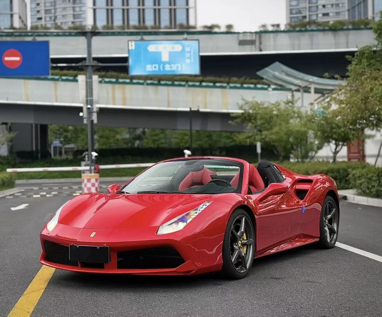 Ferrari 488  из Китая