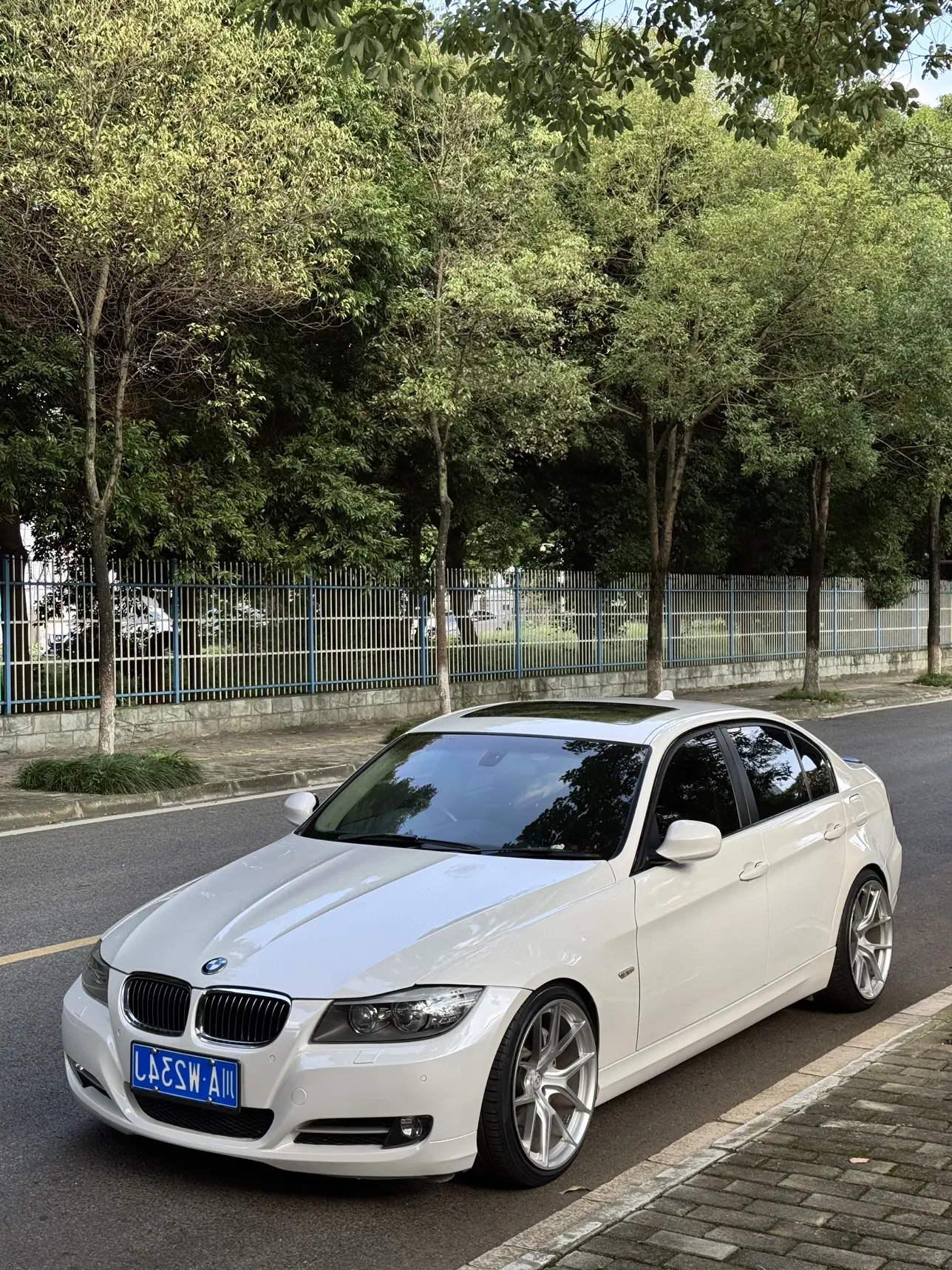 BMW 3 Series  из Китая