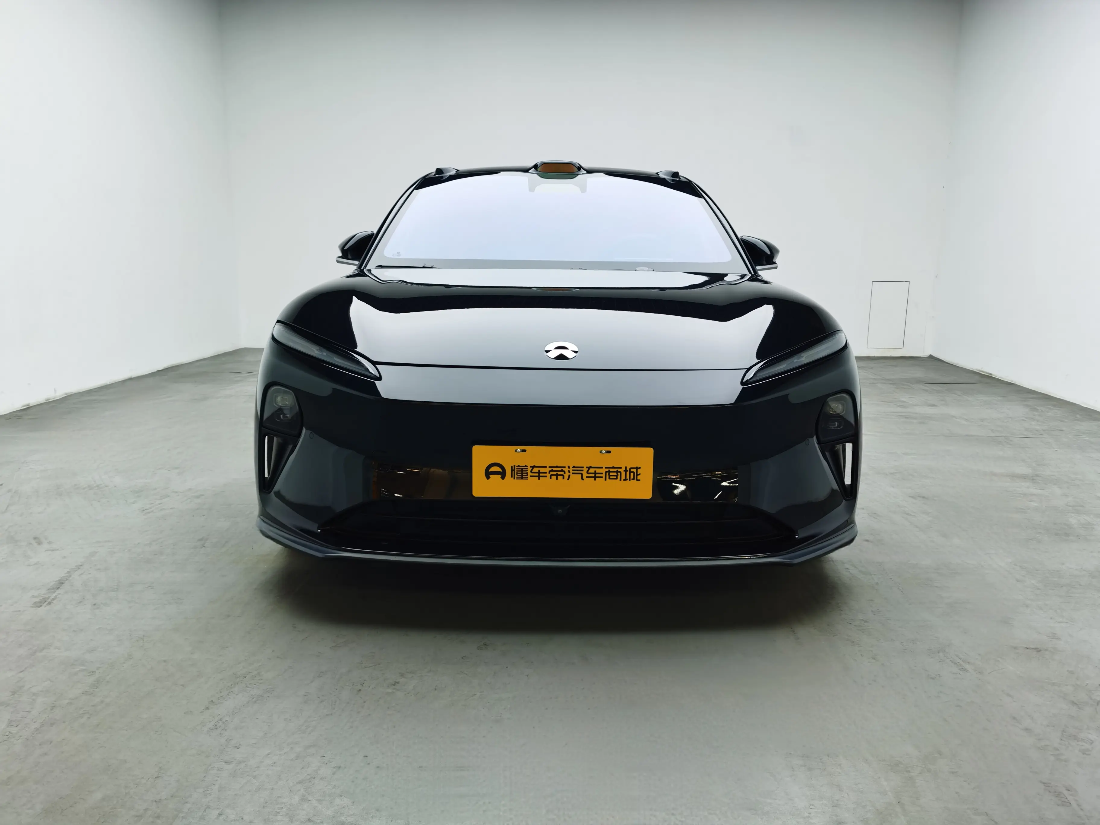 NIO ET5  из Китая