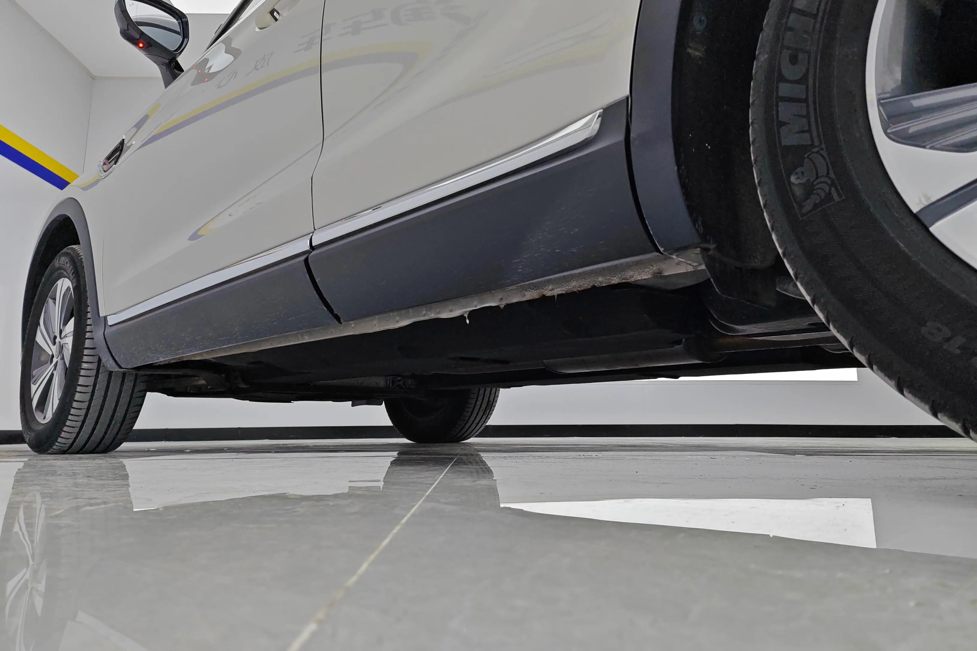 Hongqi HS5  из Китая