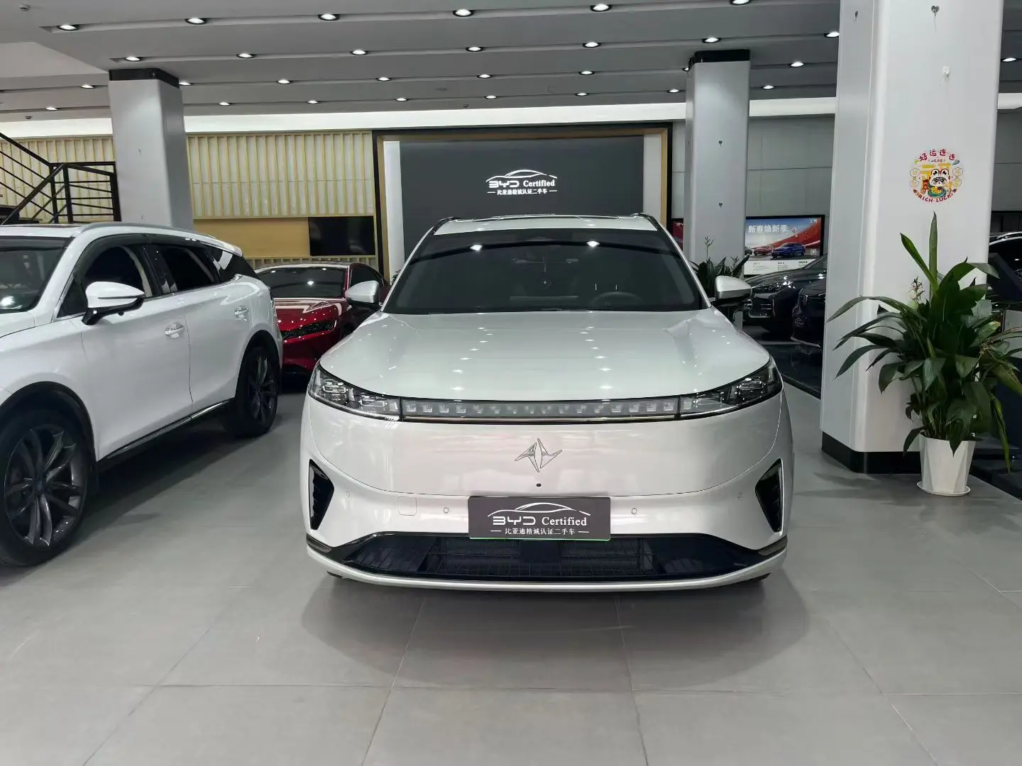 Dongfeng Eπ008  из Китая