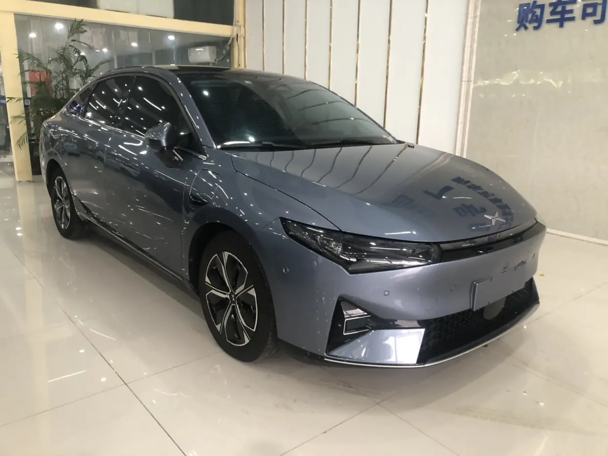 Xpeng P5  из Китая