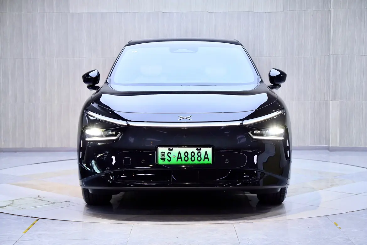 Xpeng G7  из Китая