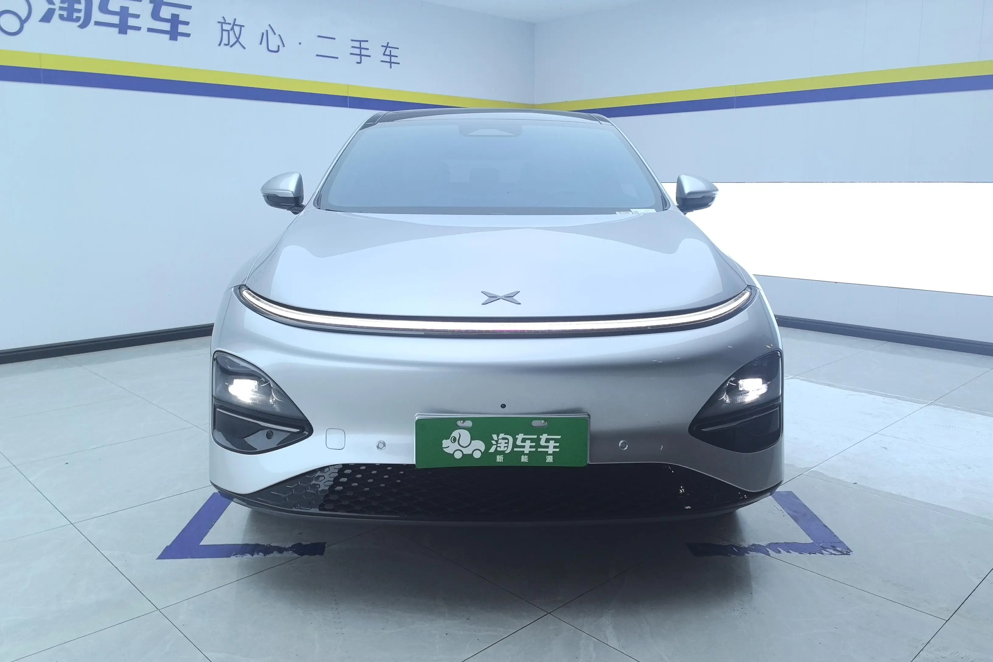 Xpeng G6  из Китая