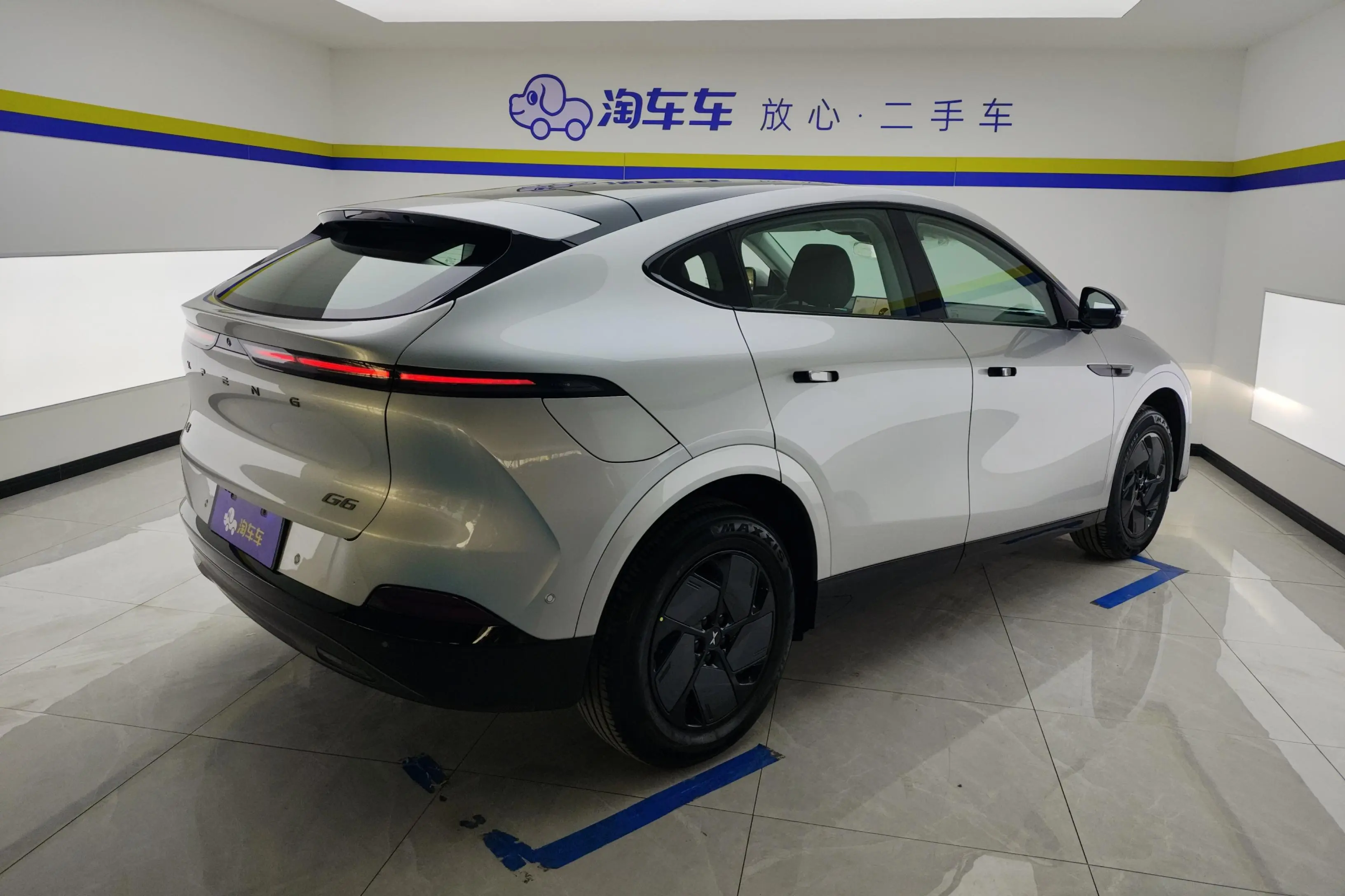 Xpeng G6  из Китая