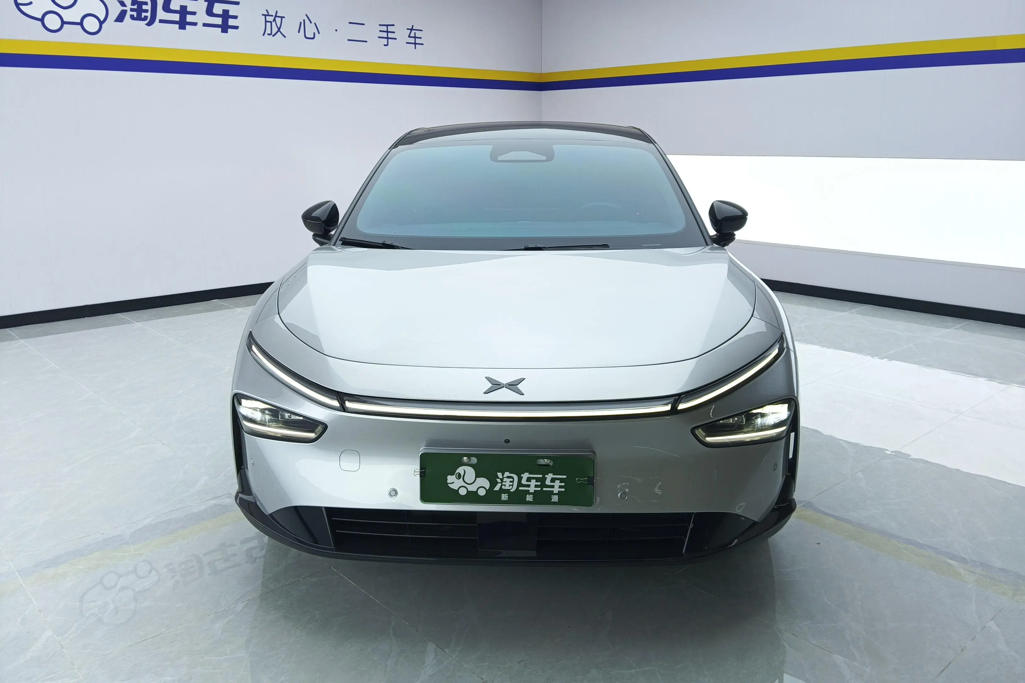 Xpeng P7+  из Китая