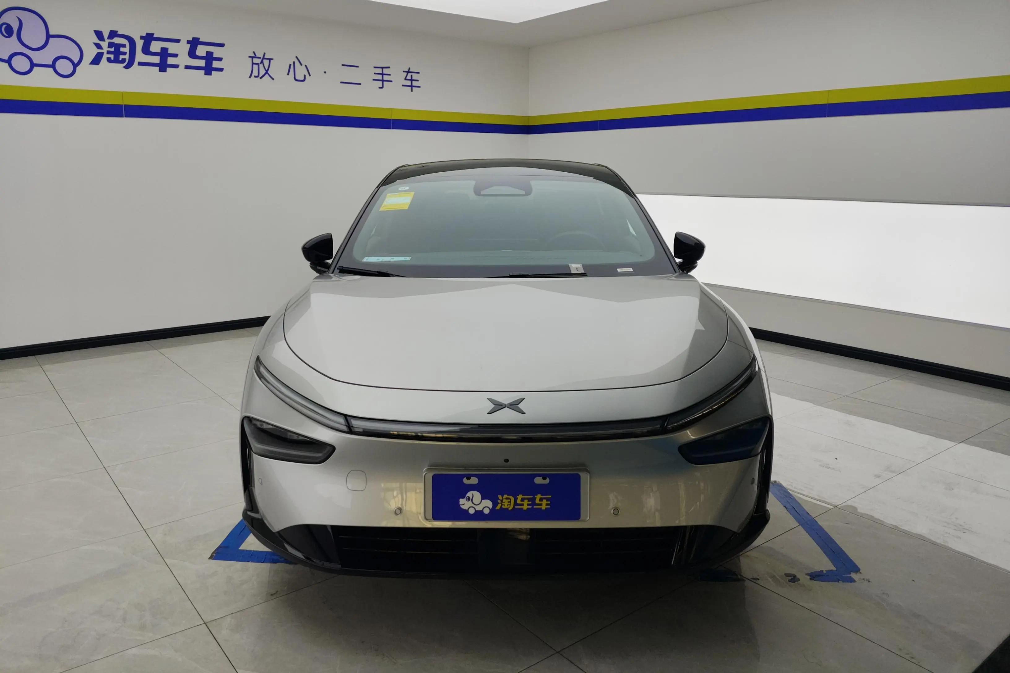 Xpeng P7+  из Китая