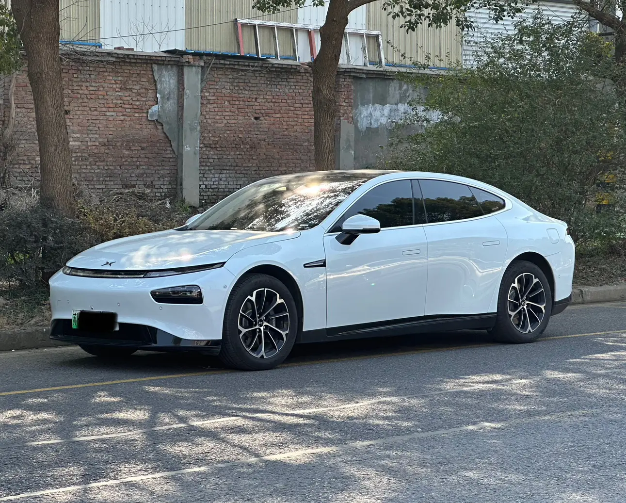 Xpeng P7  из Китая