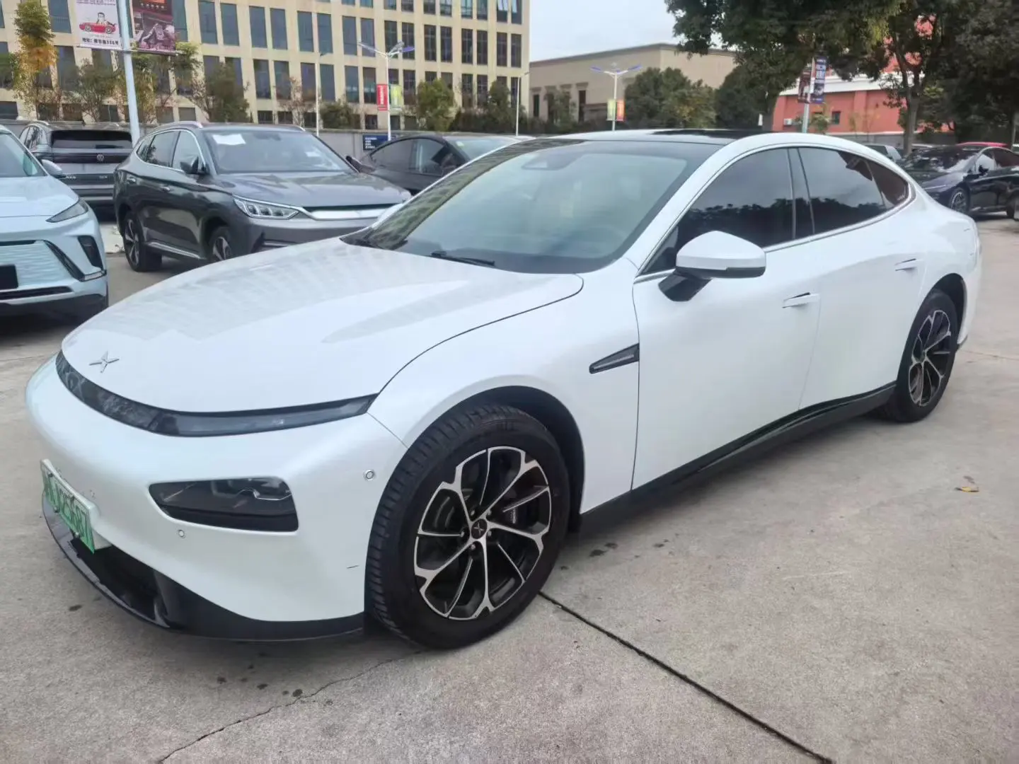 Xpeng P7  из Китая