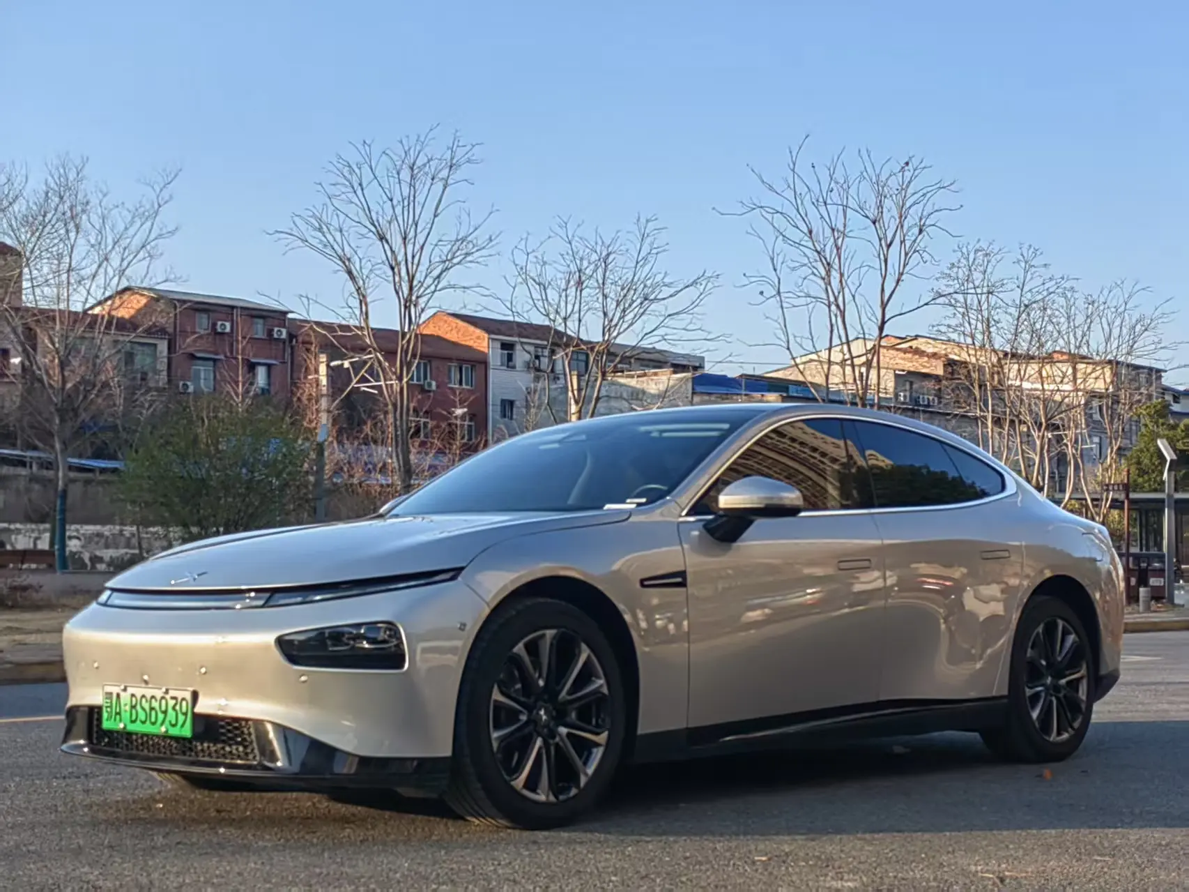 Xpeng P7  из Китая