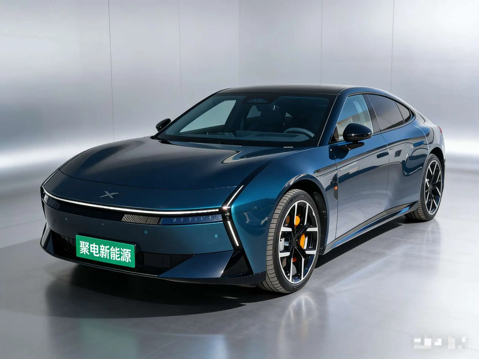 Xpeng P7  из Китая