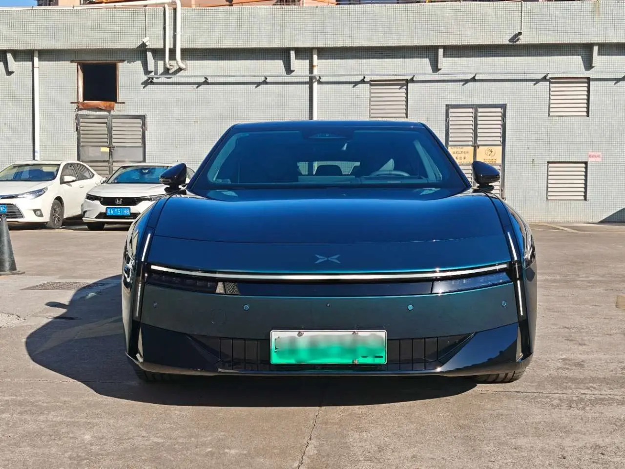 Xpeng P7  из Китая