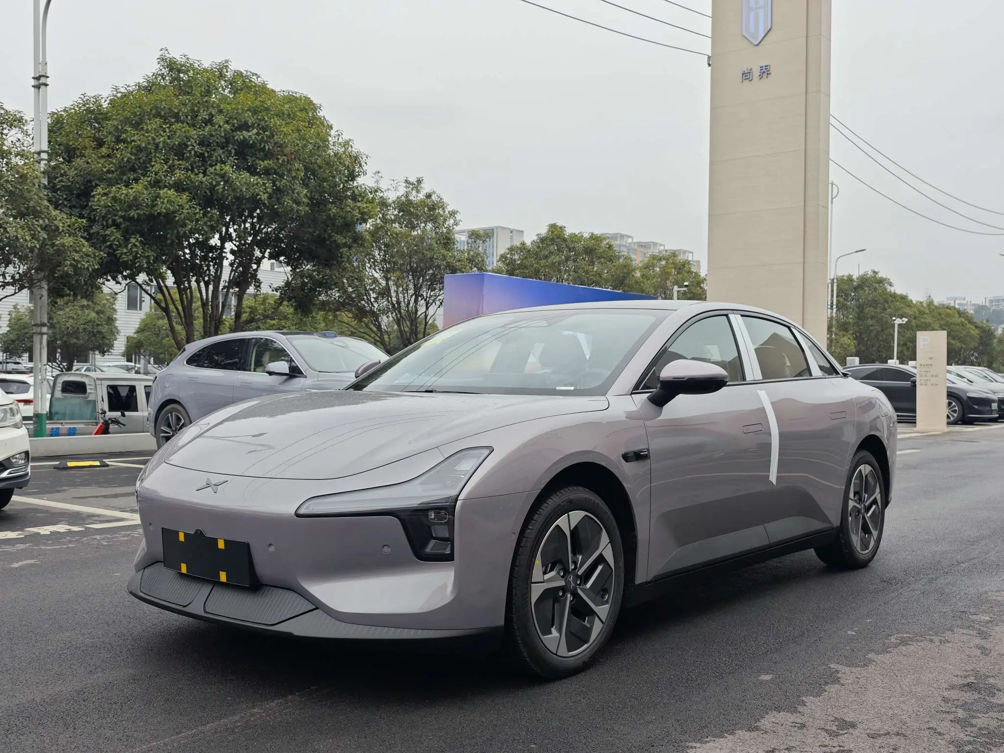 Xpeng Xiaopeng MONA M03  из Китая