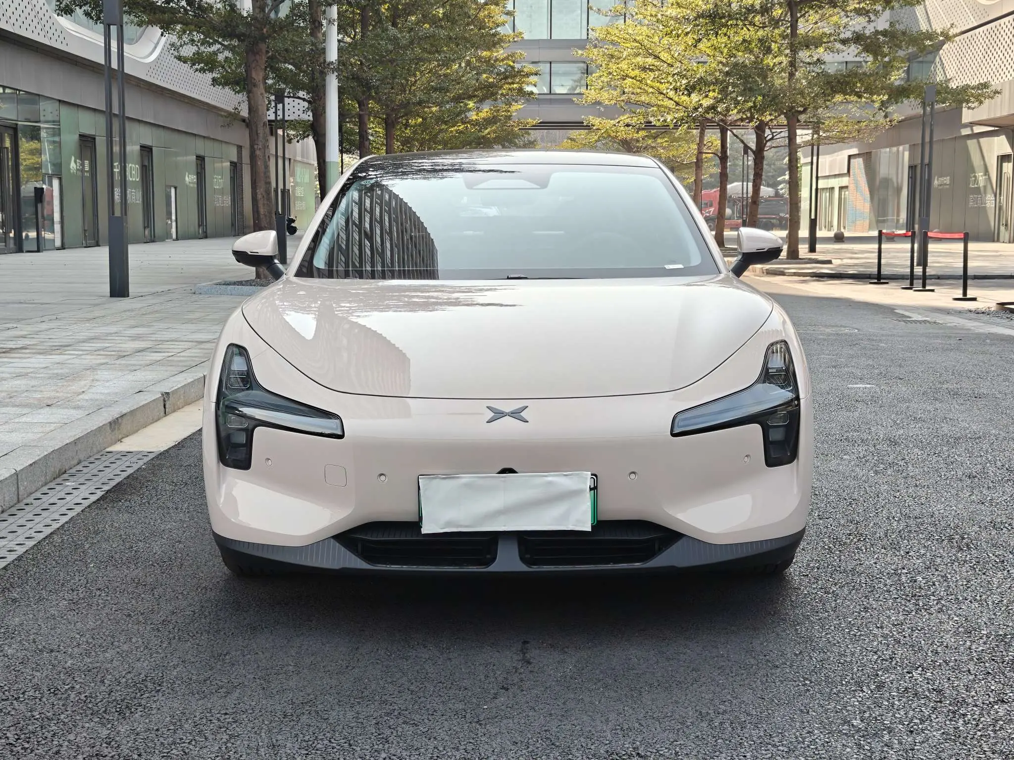 Xpeng Xiaopeng MONA M03  из Китая