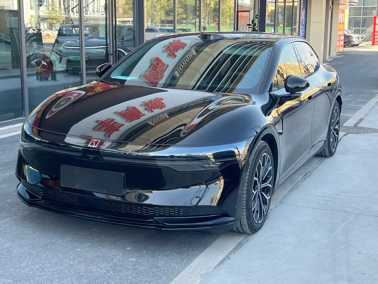 ZEEKR 007  из Китая