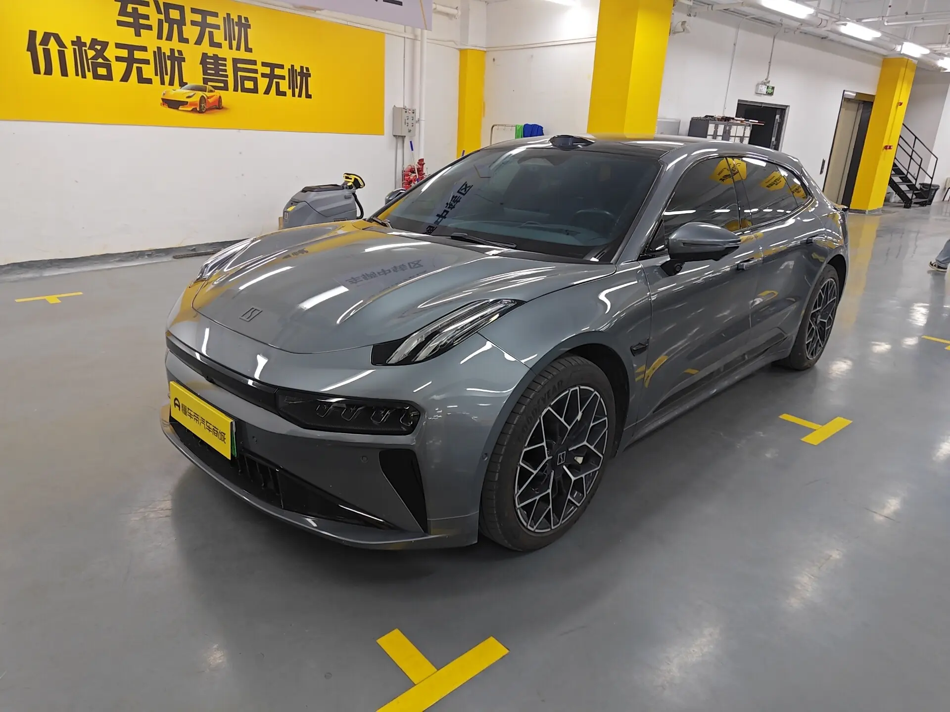 ZEEKR 001  из Китая