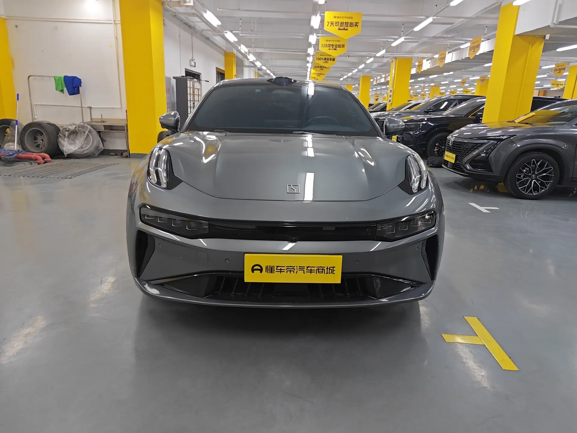 ZEEKR 001  из Китая