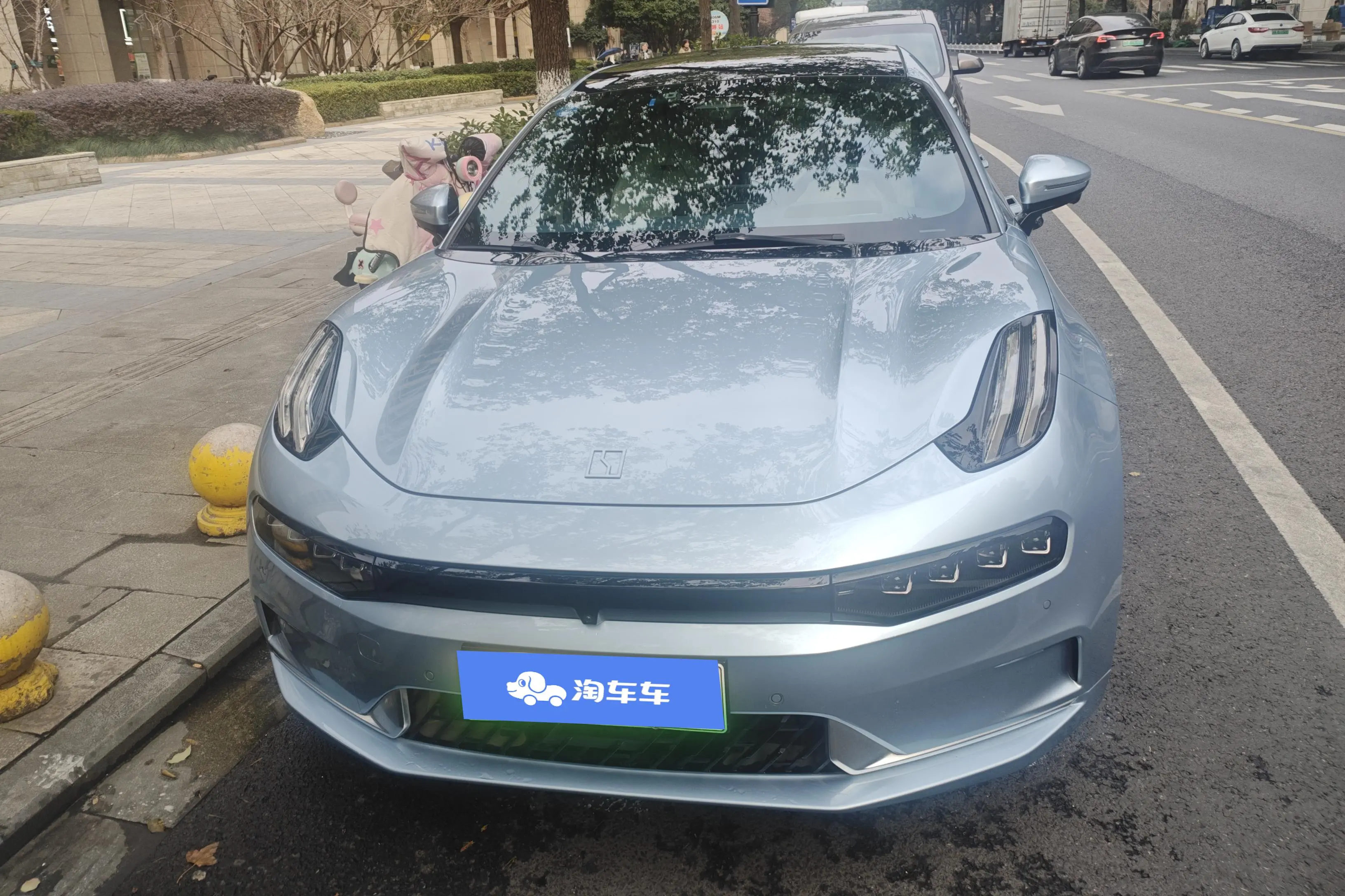 ZEEKR 001  из Китая