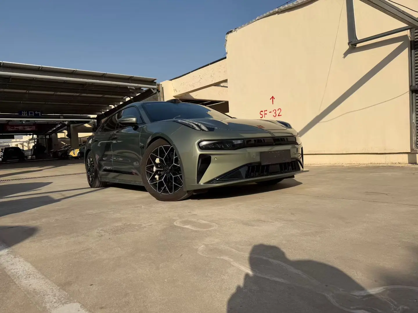 ZEEKR 001  из Китая