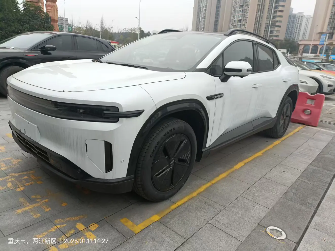 Changan Qiyuan E07  из Китая