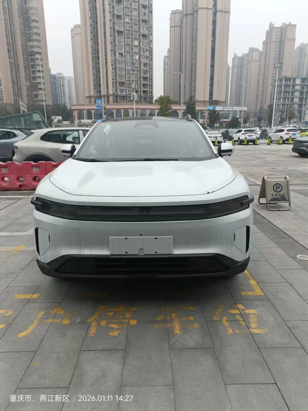 Changan Qiyuan E07  из Китая