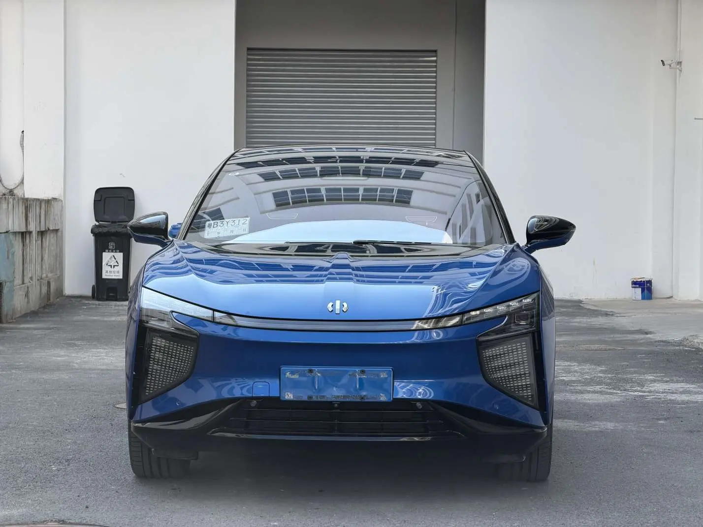 HiPhi X  из Китая