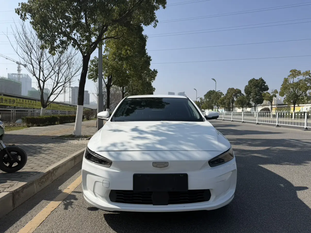 Geely Geometry A  из Китая