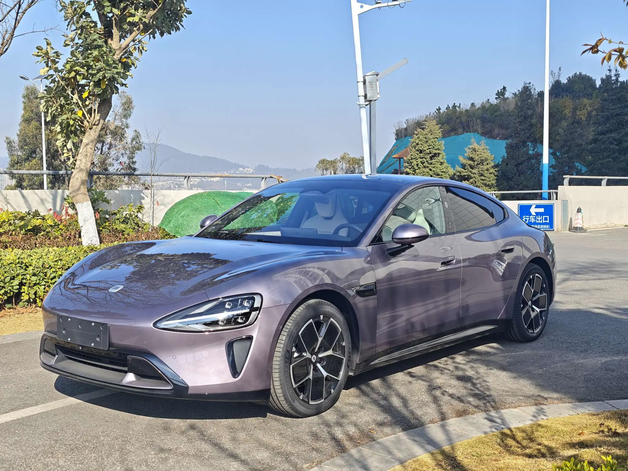 Xiaomi car Xiaomi SU7  из Китая