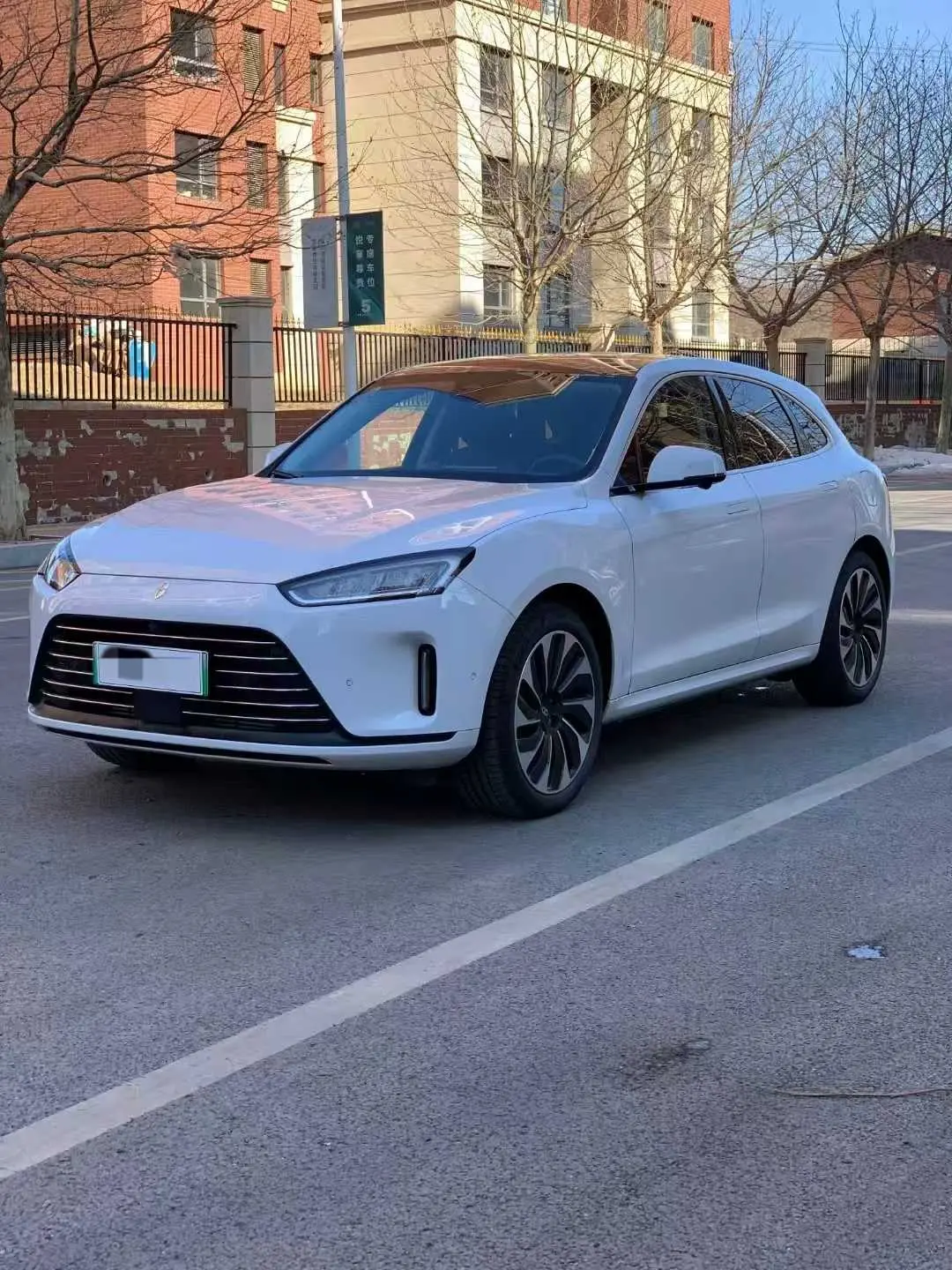 AITO M5 (Wenjie M5)  из Китая