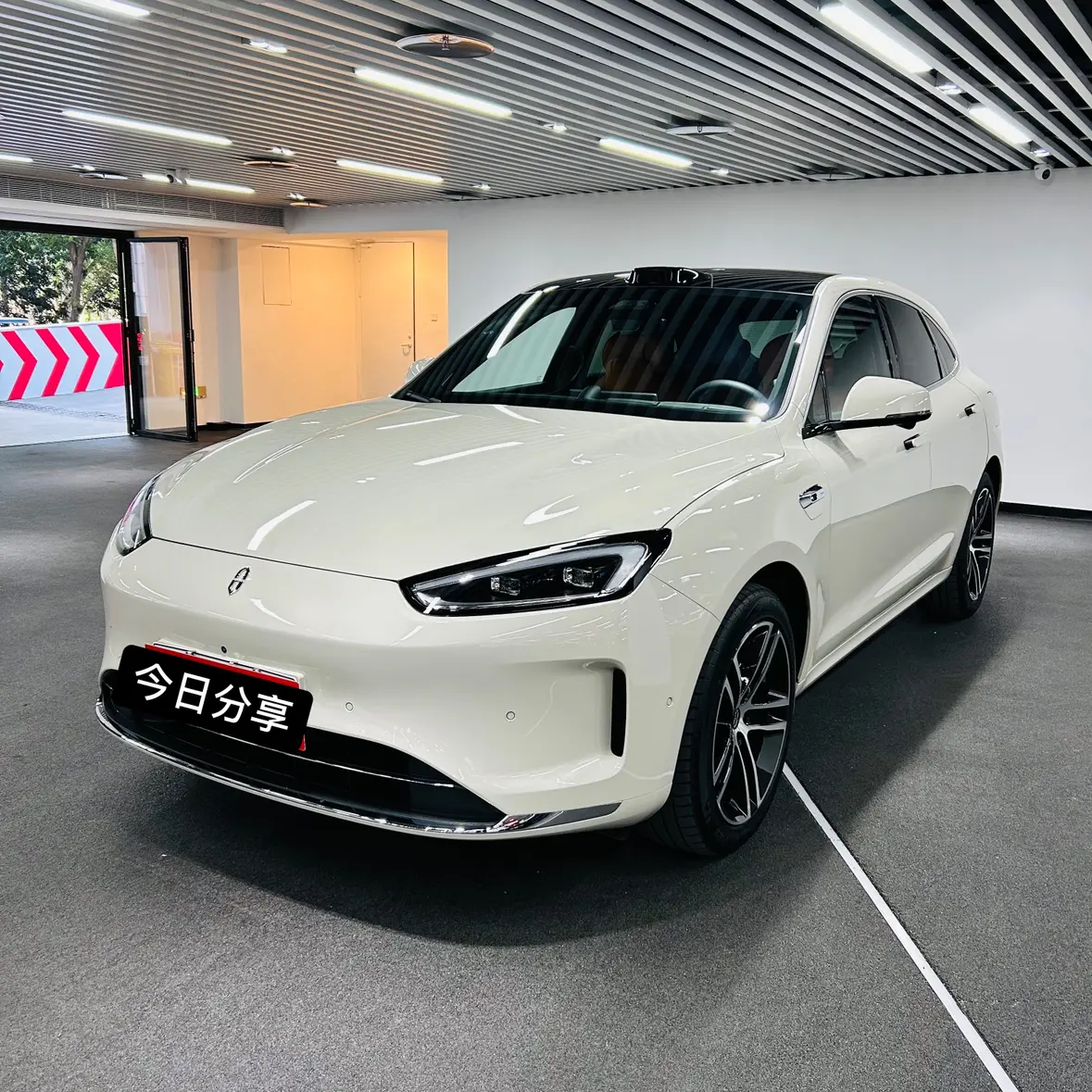 AITO M5 (Wenjie M5)  из Китая