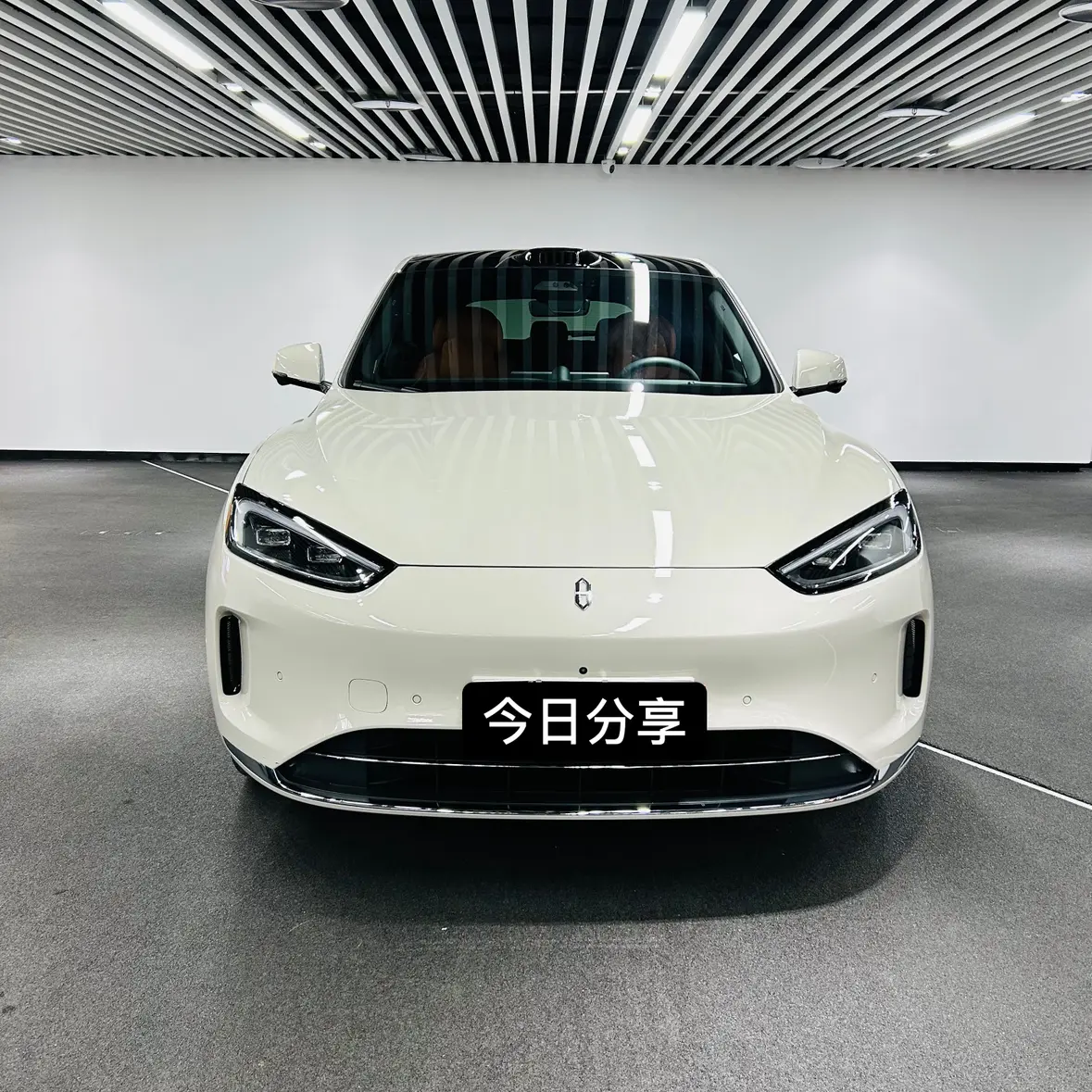 AITO M5 (Wenjie M5)  из Китая