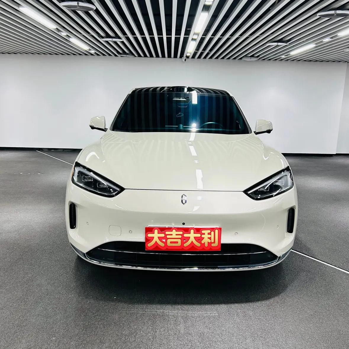 AITO M5 (Wenjie M5)  из Китая