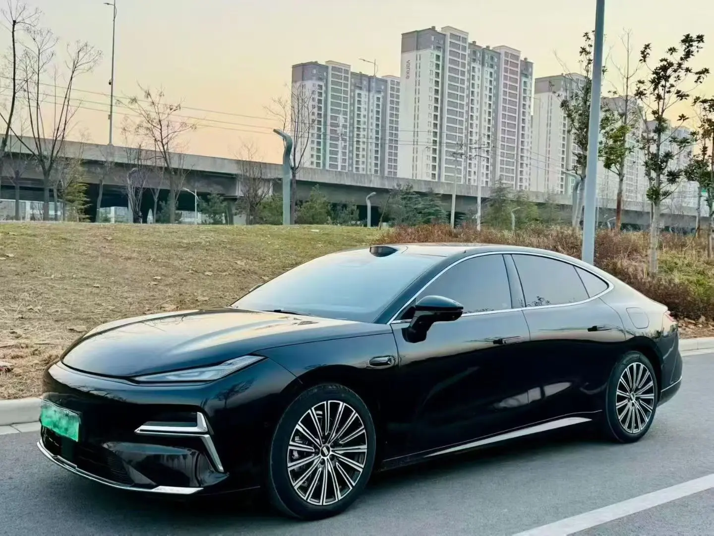 Geely Galaxy Star 8 PHEV  из Китая