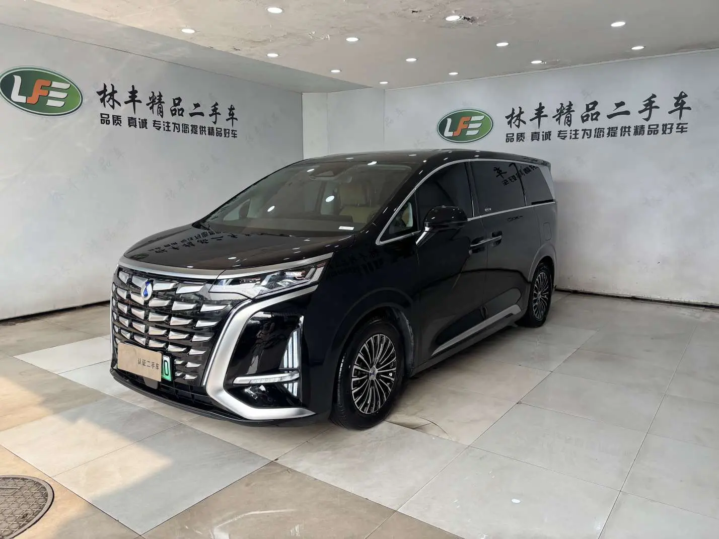 Denza D9 DM  из Китая