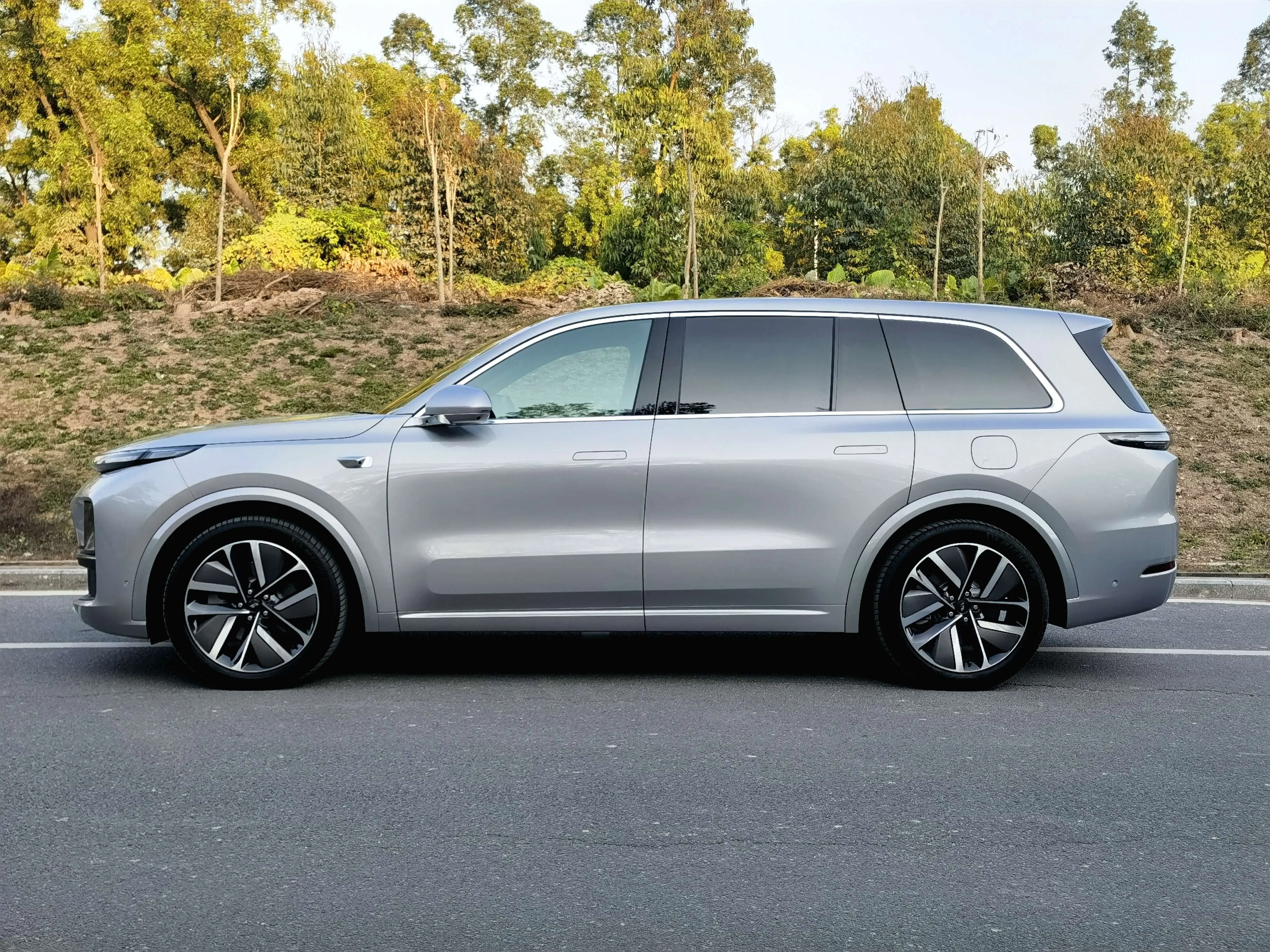 Li L9 (Ideal L9)  из Китая