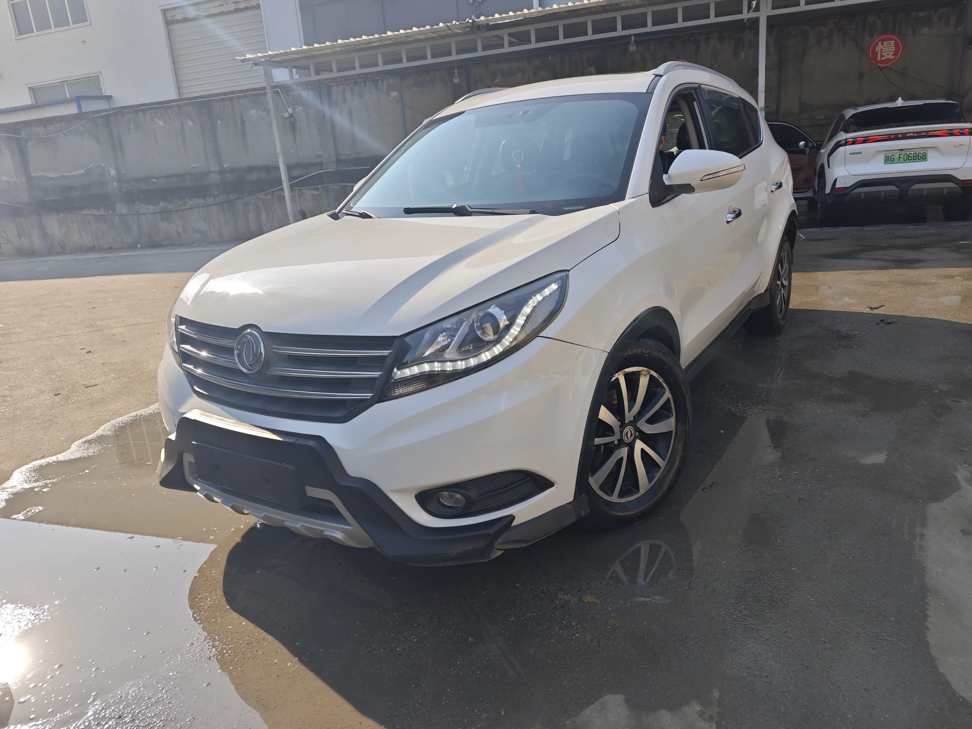 Dongfeng Fengon 580  из Китая