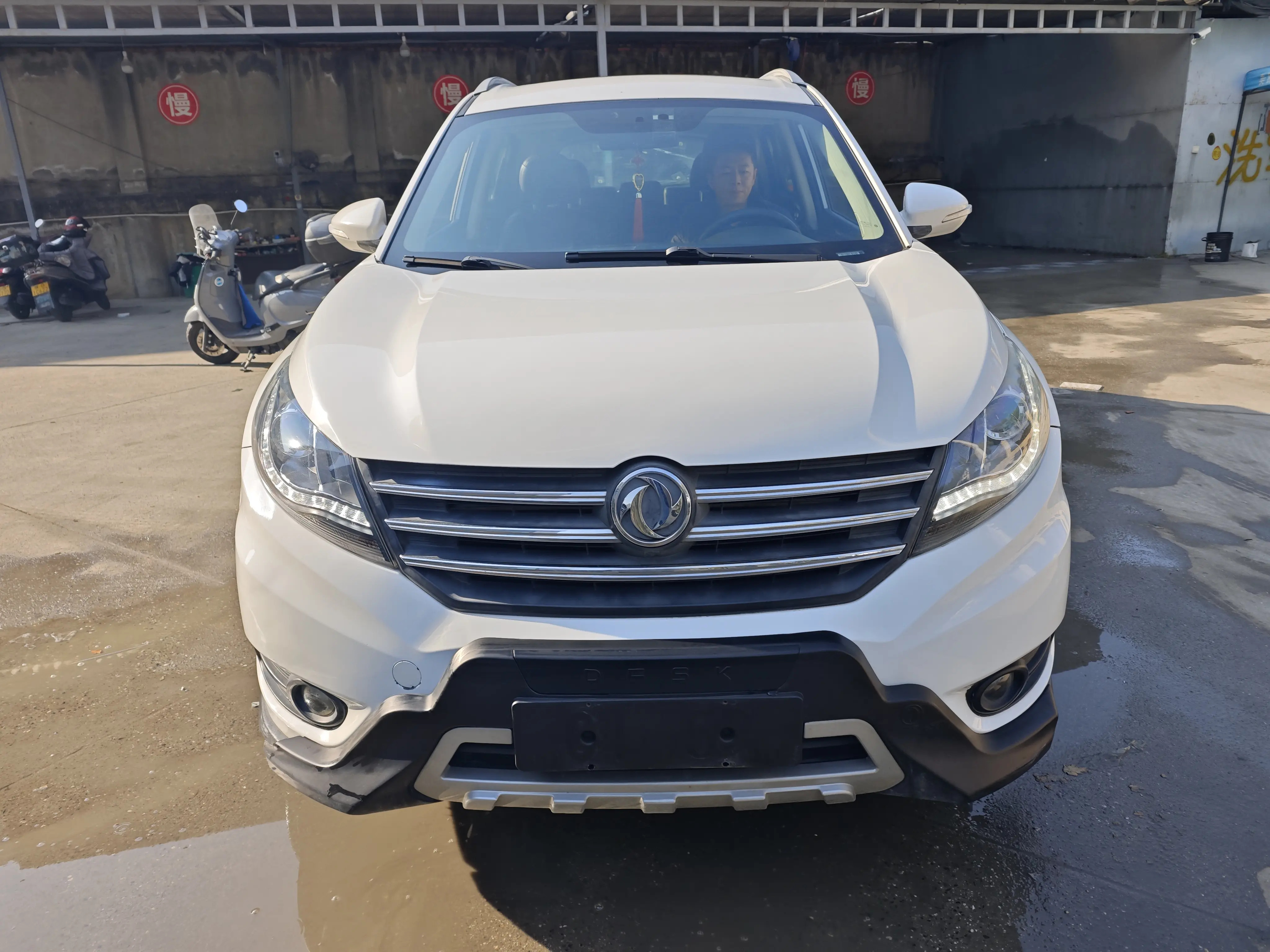 Dongfeng Fengon 580  из Китая