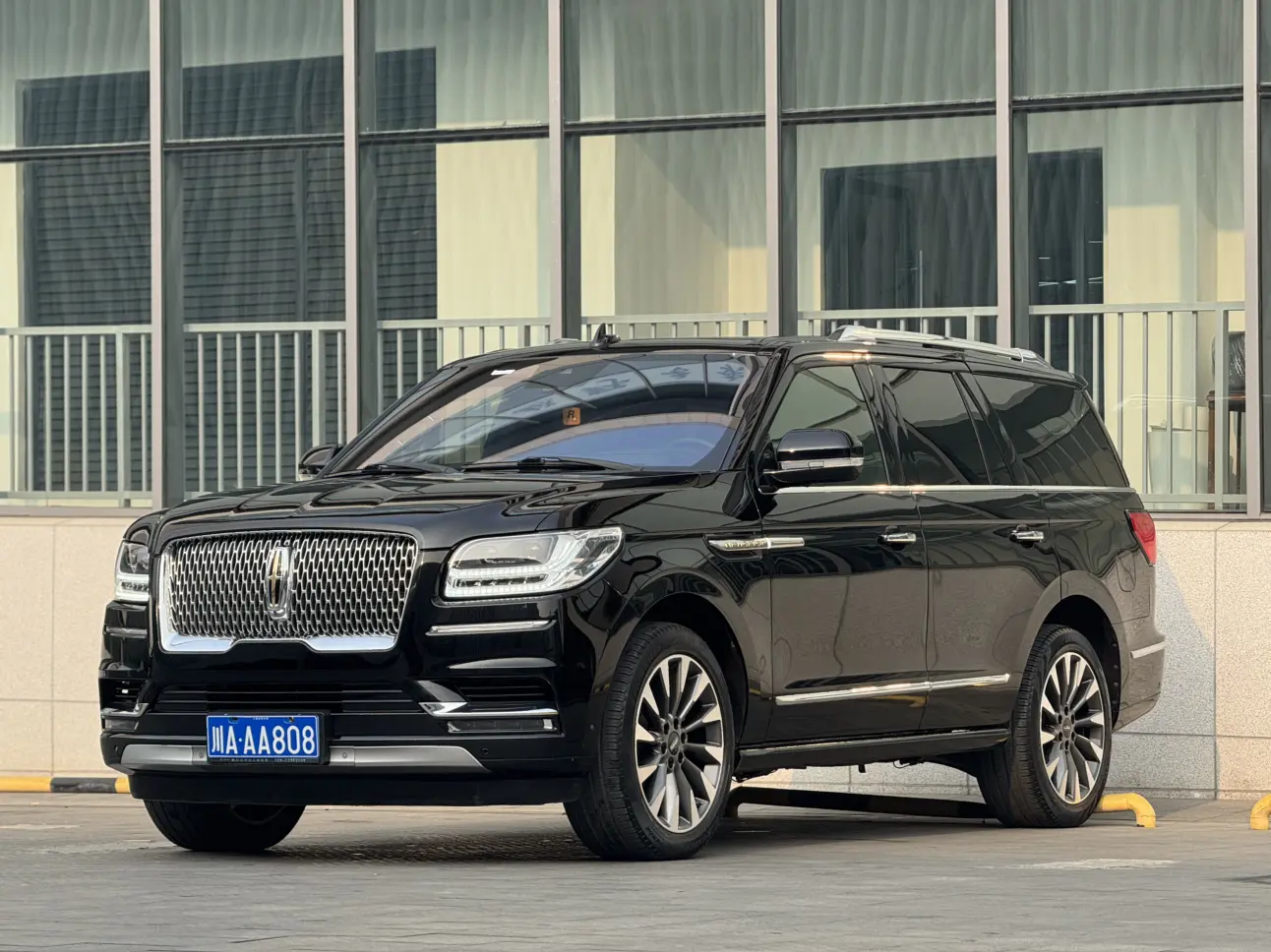 Lincoln Pilot  из Китая