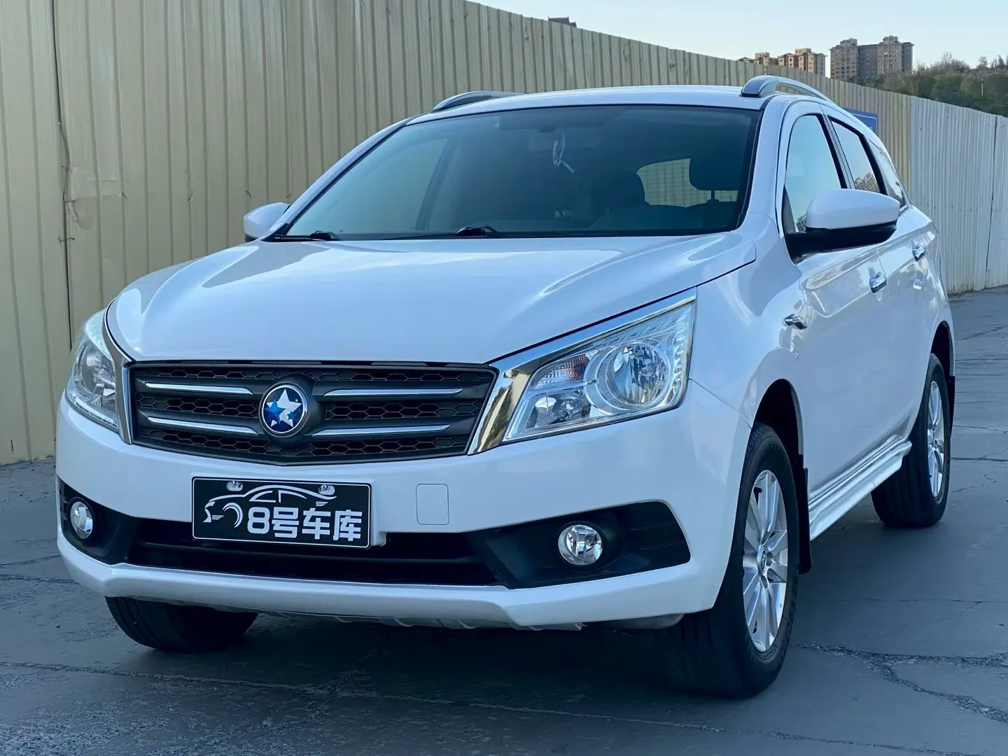 Kai Chen Venucia T70  из Китая