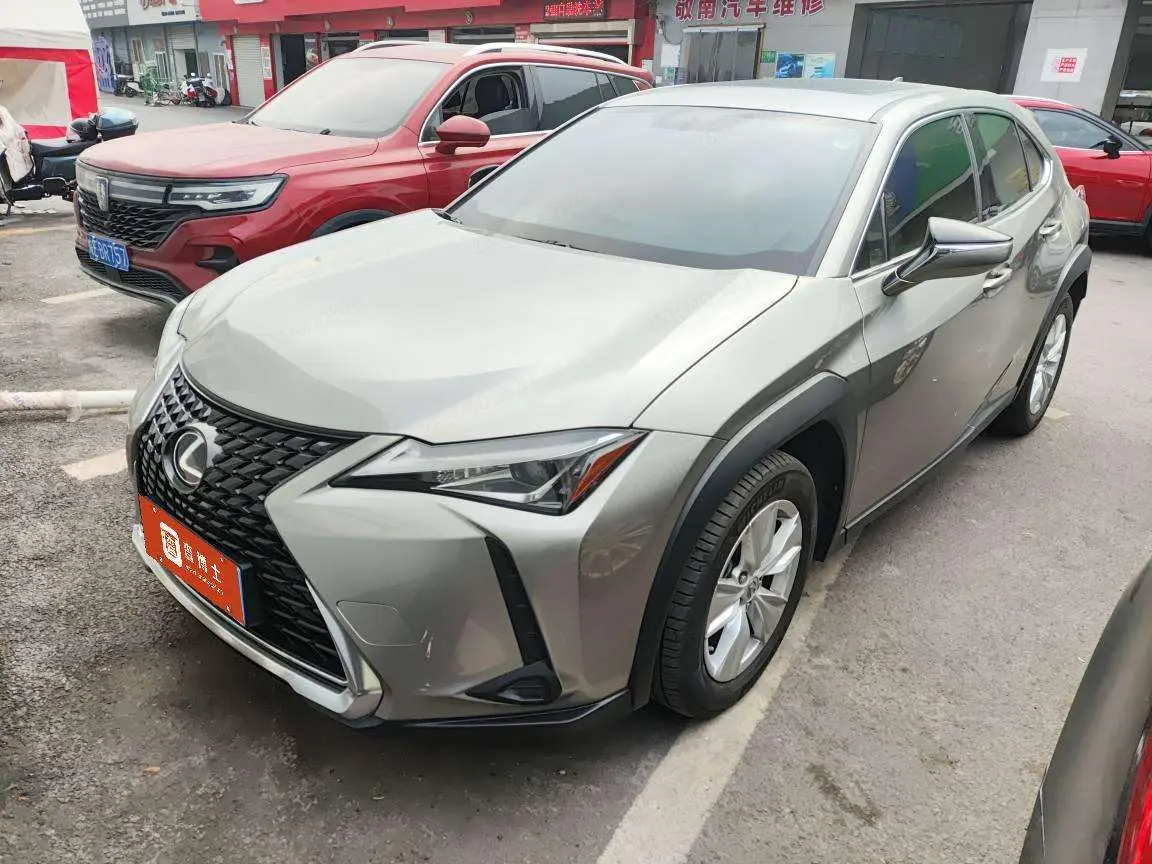 Lexus UX  из Китая
