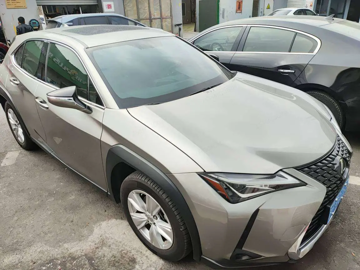 Lexus UX  из Китая