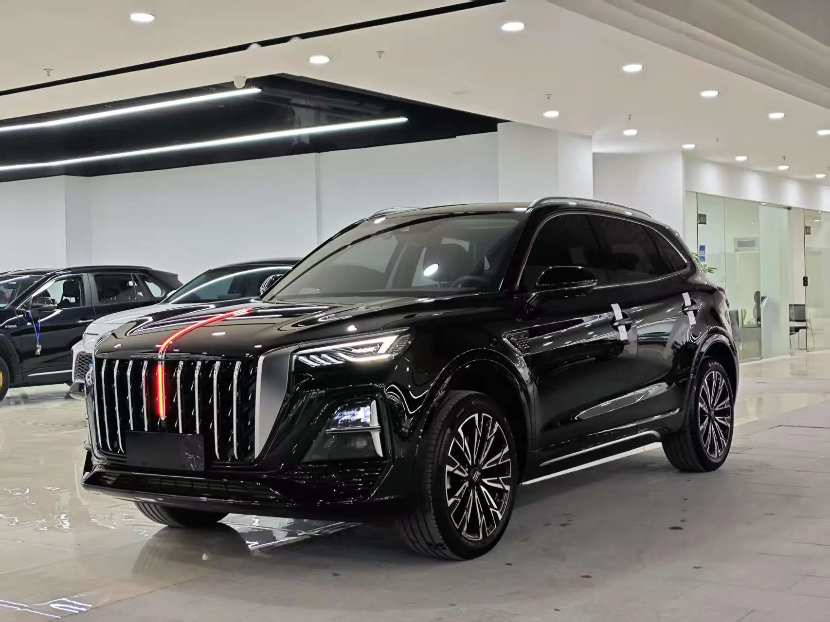 Hongqi HS5  из Китая