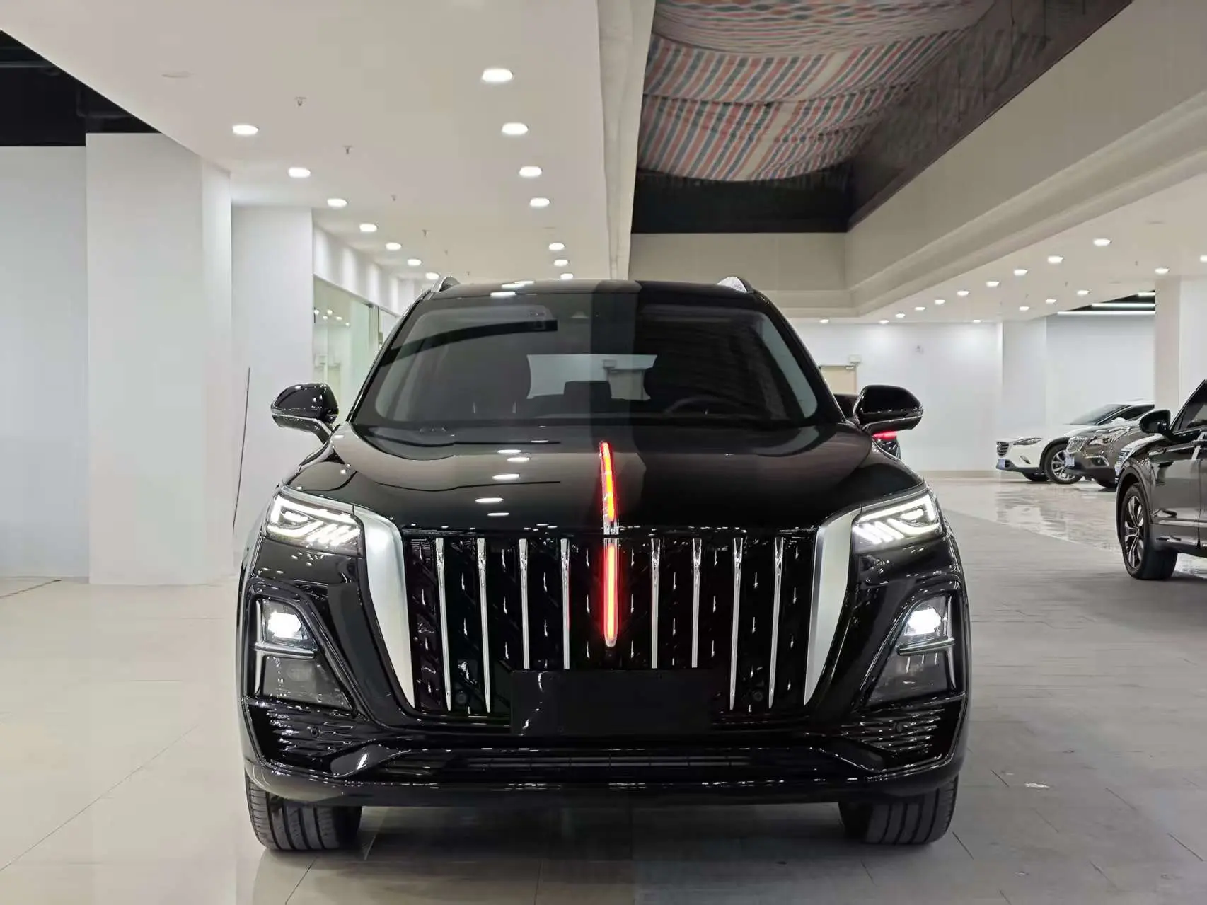 Hongqi HS5  из Китая
