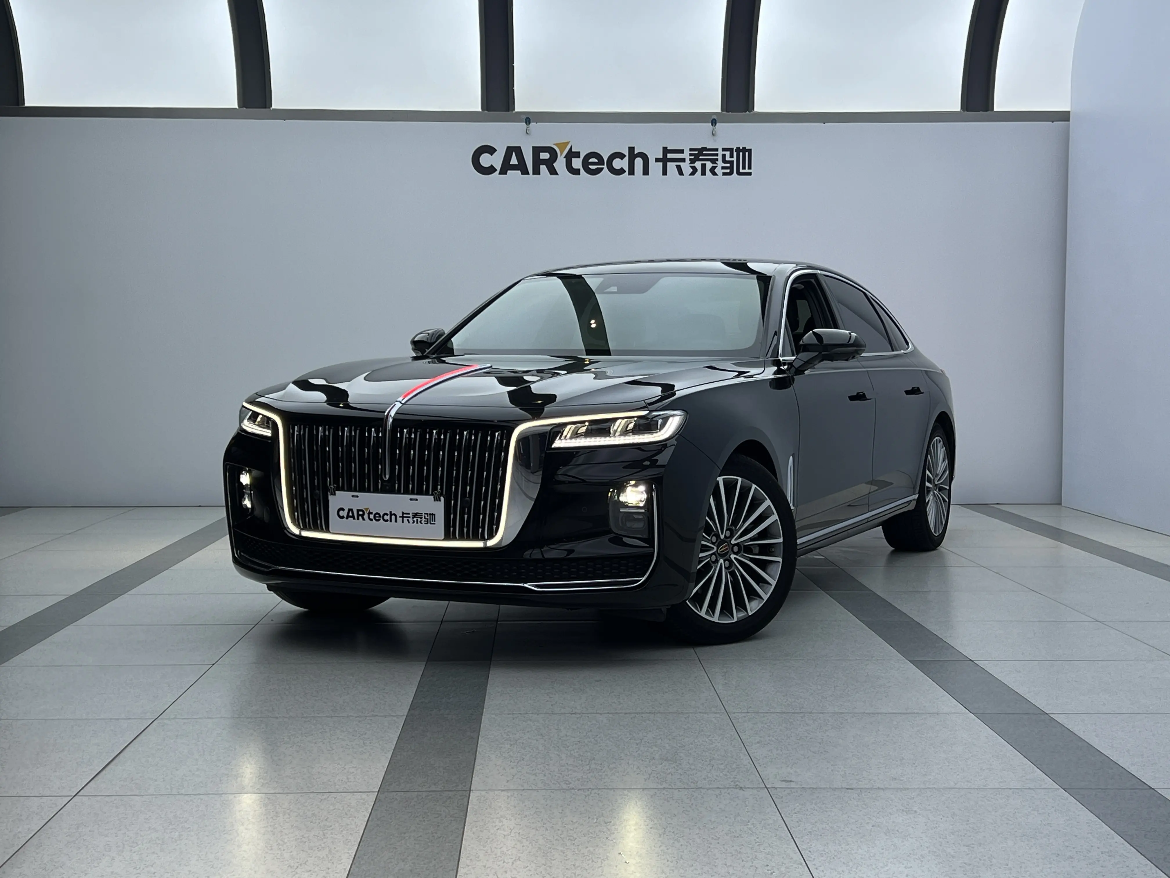 Hongqi H9  из Китая