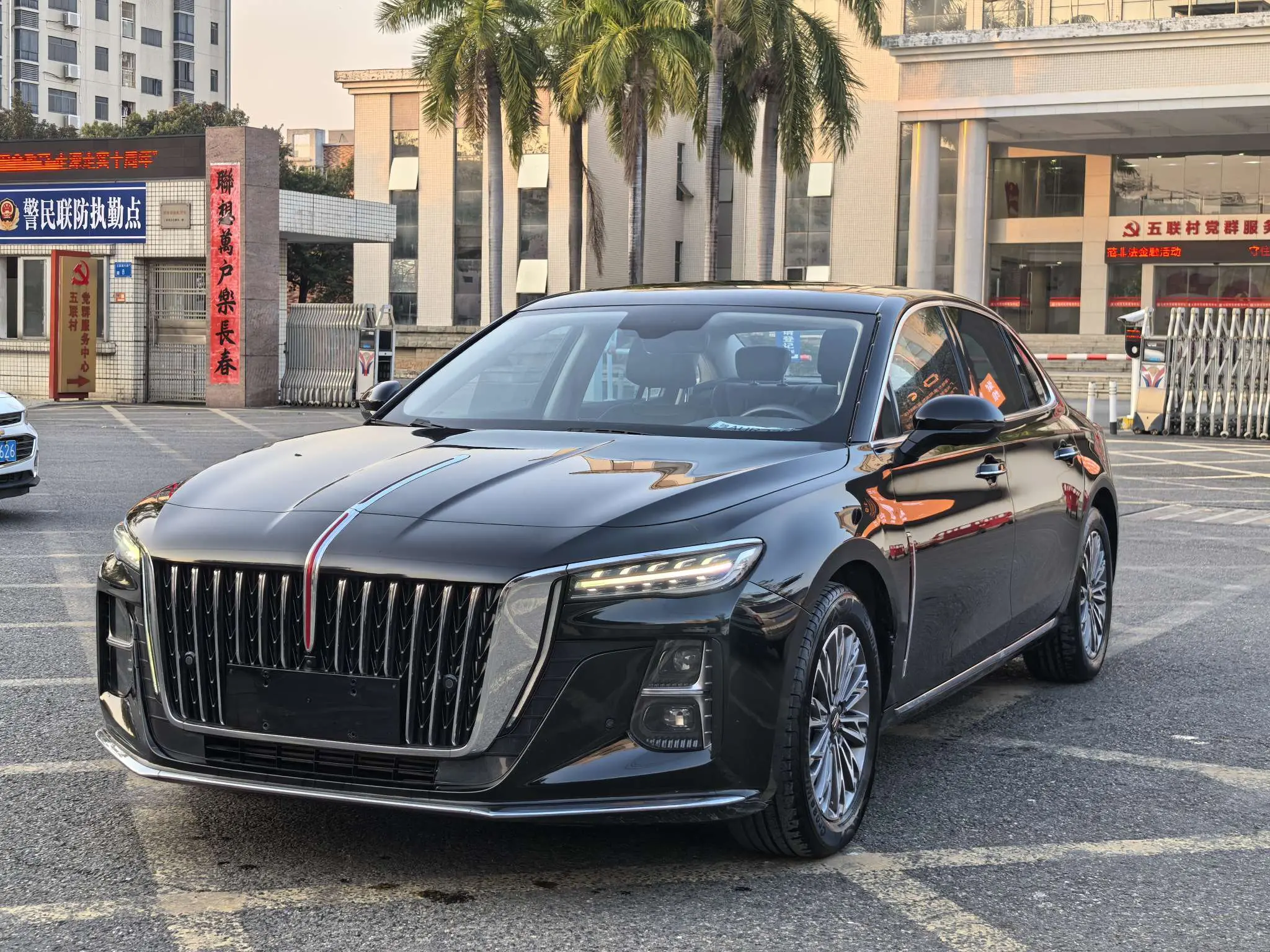 Hongqi H5  из Китая