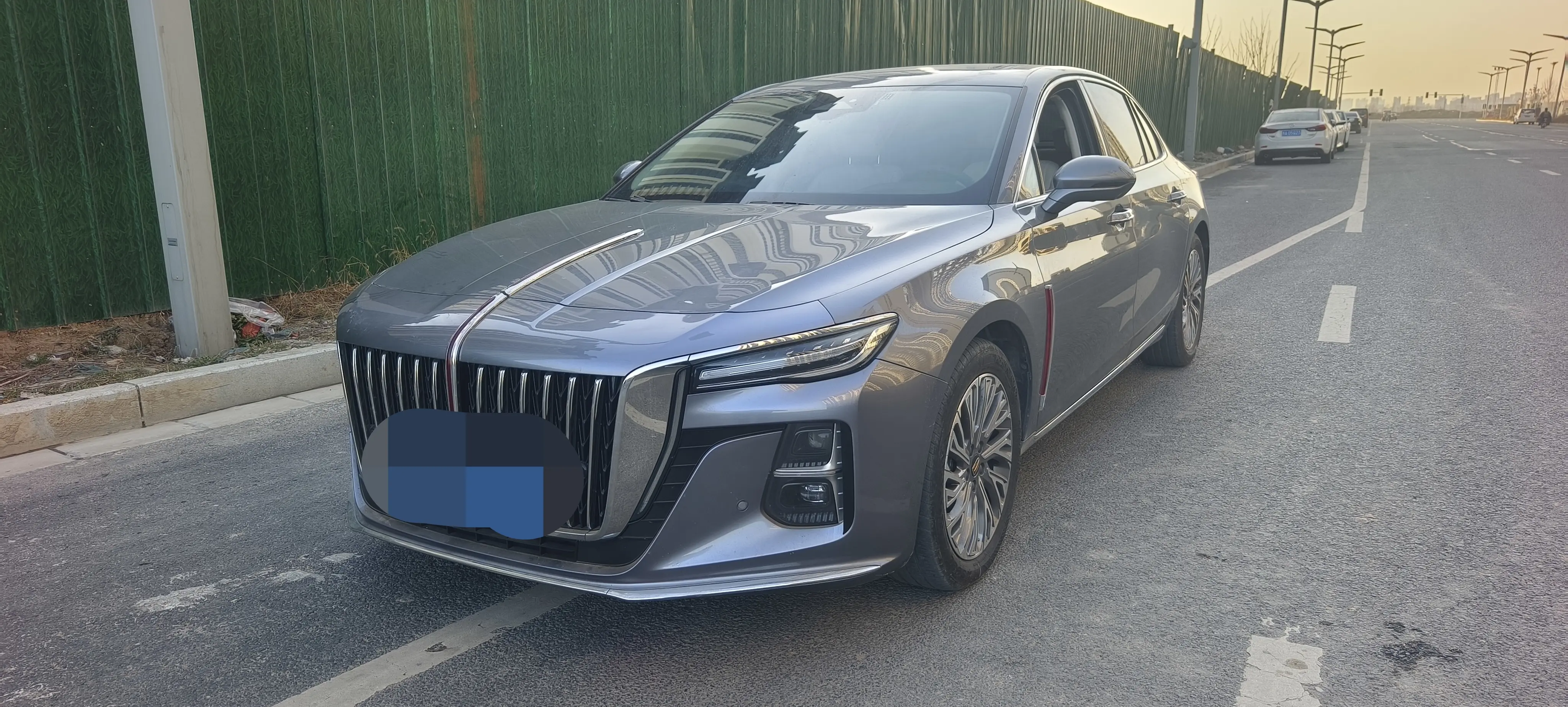 Hongqi H5  из Китая