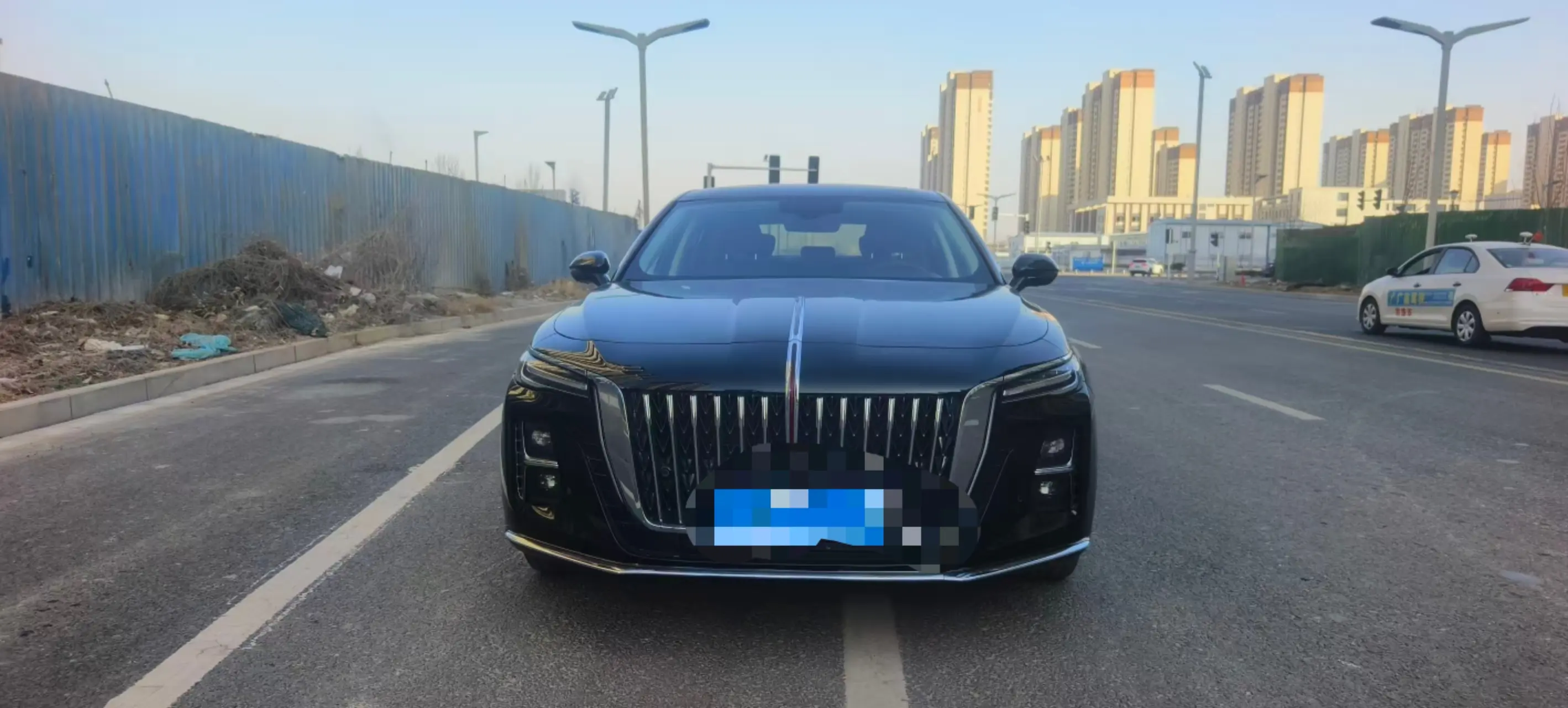 Hongqi H5  из Китая