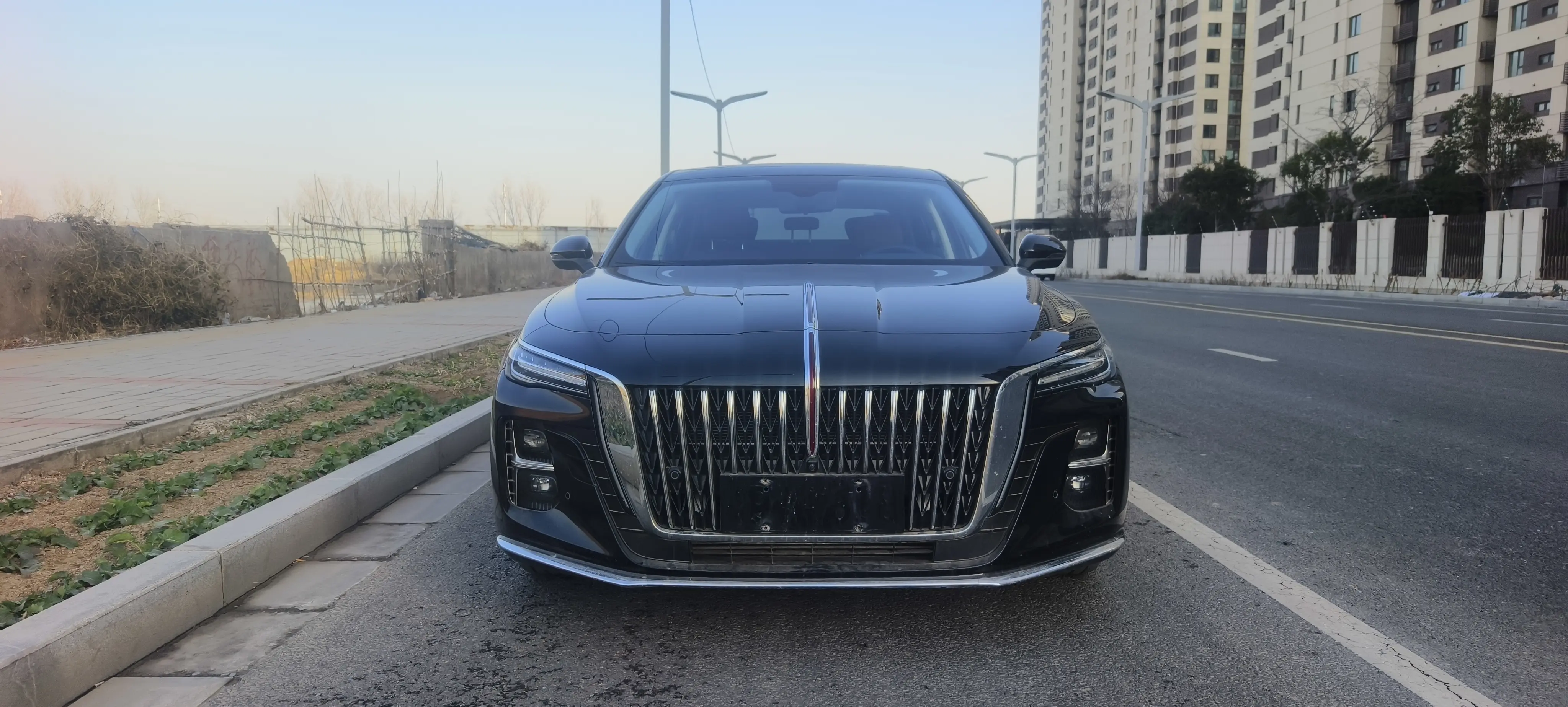 Hongqi H5  из Китая